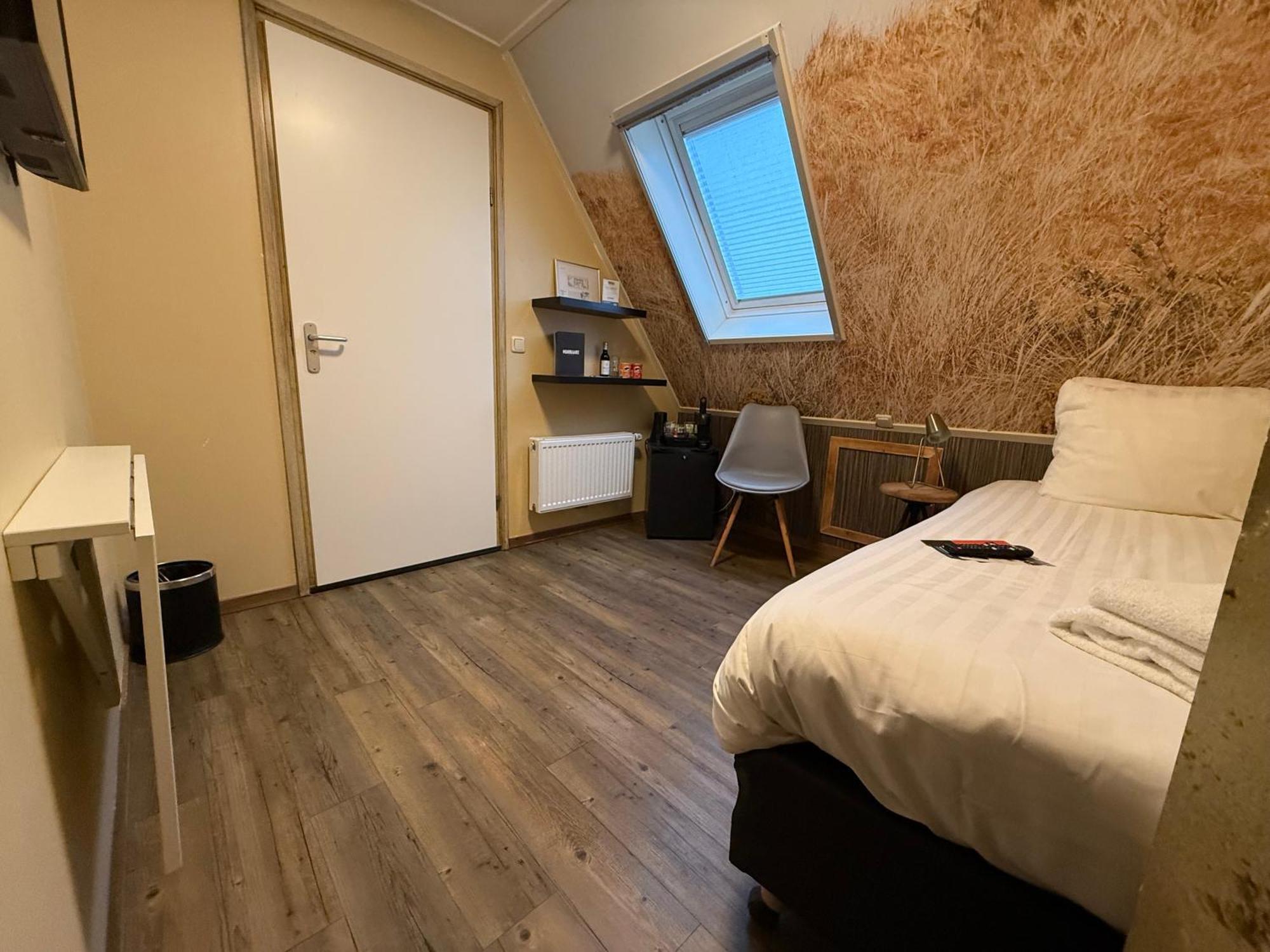 Bij Hen Op Ameland Hotel Hollum  Exterior photo